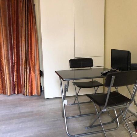 23 Rue De La Chapelle Apartment Paris Bagian luar foto