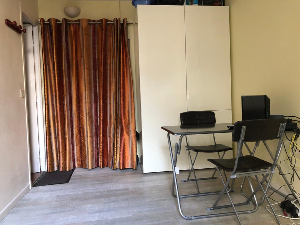 23 Rue De La Chapelle Apartment Paris Bagian luar foto