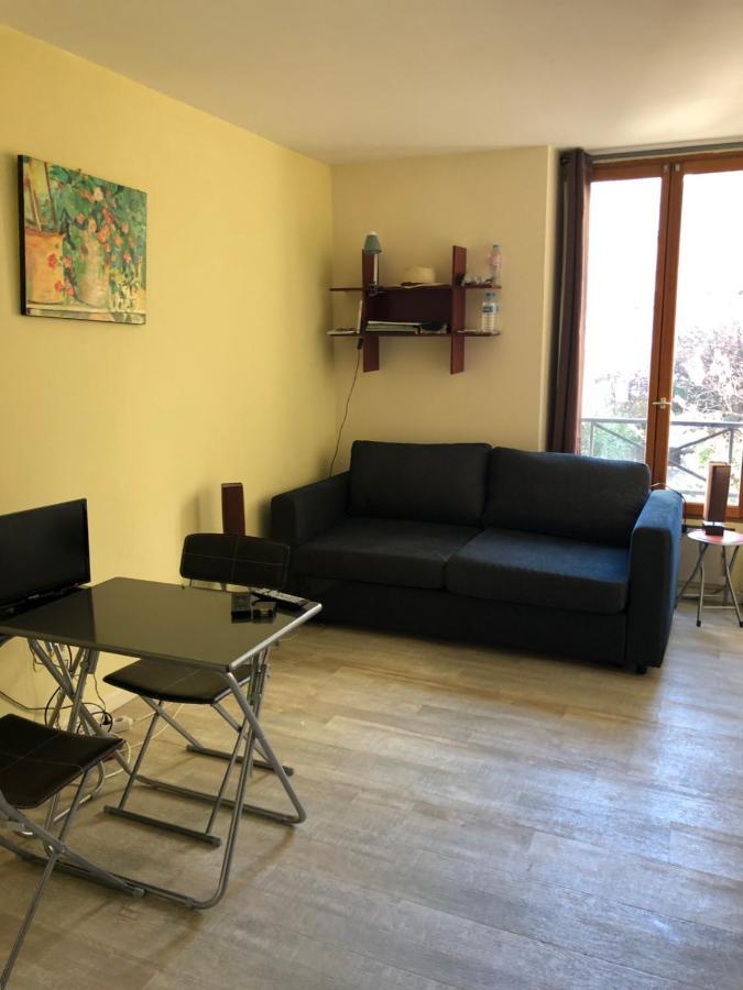 23 Rue De La Chapelle Apartment Paris Bagian luar foto